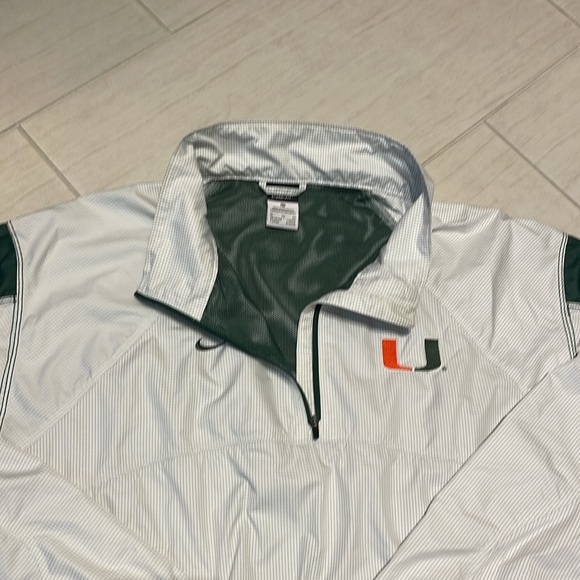 University of Miami Nike Storm Fit Anorak. Size XL, White and Green. - Picture 4 of 5